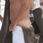 Armani ense�a el trasero en Formentera