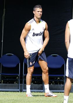 Cristiano Ronaldo entrena en Los Angeles y le pica�
