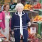La infanta Pilar, de compras en la fruter�a de la Casa Real