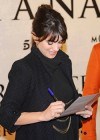Pen�lope Cruz sin Javier Bardem junto a Carmen Lomana y Ana Fern�ndez en la presentaci�n de 