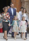 Do�a Letizia y el pr�ncipe Felipe, la infanta Elena y la reina do�a Sof�a, en la misa de Pascua en Palma