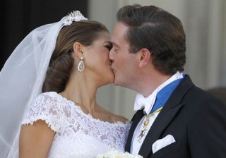 Boda de Magdalena de Suecia y Chris O�Neill: su primer beso de casados