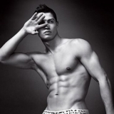 Cristiano Ronaldo en calzoncillos, posado en blanco y negro
