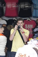 Iker Casillas en San Francisco haciendo fotograf�as