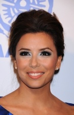 Eva Longoria con pesta�as postizas