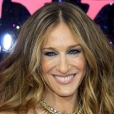 Sarah Jessica Parker con gargantilla de oro, perlas y brillantes