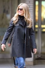 Jennifer Aniston y su look de invierno