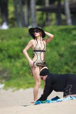 Paris Hilton posa en la playa