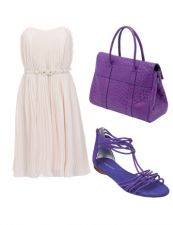 Look con una nota de color: blanco y morado