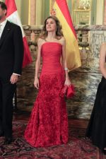 Hace unos meses, Letizia Ortiz viaj� a Lima, donde volvi� a vestir de rojo