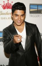 Wilmer Valderrama derrocha simpat�a, adem�s de atractivo