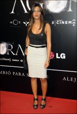 Sara Carbonero, de blanco y negro