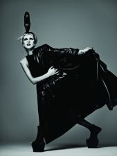 Lady Gaga posaba as� de espectacular para promocionar un peri�dico