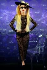Lady Gaga suele lucir radiante con modelos de color negro
