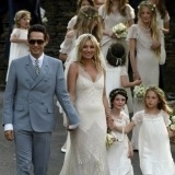 Kate Moss apost� por un ramo de colores