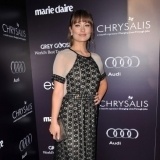 Olivia Wilde, muy chic con semi recogidos