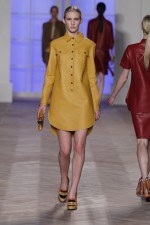 Tommy Hilfiger: �piel en color mostaza!