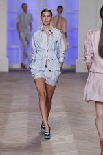 Tommy Hilfiger y sus propuestas navy celeste