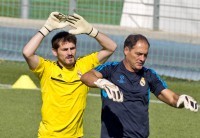Iker Casillas siempre juega con camiseta de manga corta