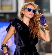 Paulina Rubio luce la pulsera de la Kabbalah