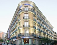 Fachada del Hotel Preciados en Madrid