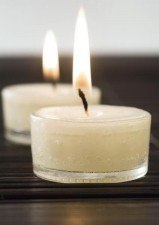 Velas blancas y amarillas para atraer la paz y armon�a al hogar