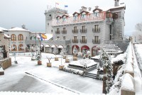 Fachada del hotel Real de Bohoyo en �vila