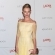 Ir a la foto Kate Bosworth combina el amarillo pastel con complementos dorados