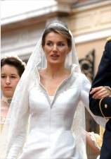 Doña Letizia Ortiz y su elegante recogido el día de su boda con el Príncipe Felipe
