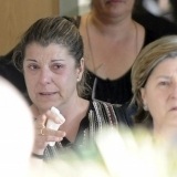 Cuchi, destrozada durante la capilla ardiente de su madre, Mar�a �ngeles Sandoval
