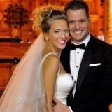 Luisana Lopilato apuesta por las perlas para el pelo en su boda con Michael Bubl�