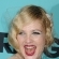 Ir a la foto Drew Barrymore opta por el piercing en la lengua