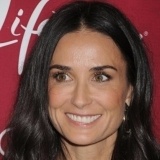 Demi Moore se oper� los p�mulos