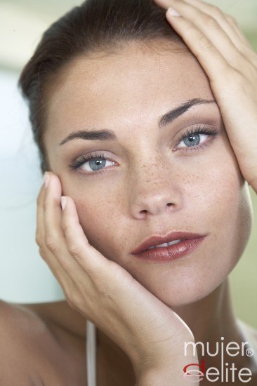 Gimnasia facial para combatir las arrugas