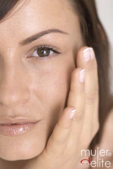 Una sencilla serie de ocho ejercicios de gimnasia facial es suficiente
