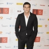 Mario Casas muy elegante en el Festival de Cine de M�laga