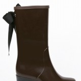 Botas de agua con cu�a en marr�n chocolate de Alex Silva