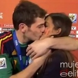 El besazo de Iker Casillas a Sara Carbonero