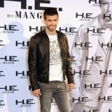 Gerard Piqu�, muy atento con Shakira