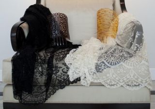 Aprende a colocar una mantilla y una peineta española, paso a paso