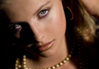 ¡Maquillaje dorado!