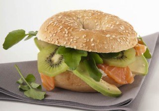 Recetas ligeras con kiwi para disfrutar en verano