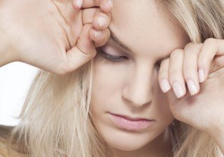 Cómo combatir la resaca con remedios caseros naturales