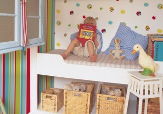 Trucos decorativos fáciles con papel pintado para habitaciones infantiles