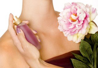 Qué perfume elegir en verano y cómo aplicarlo