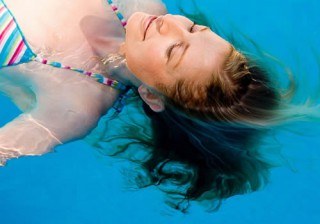 Los efectos del cloro de las piscinas en el pelo, las uñas y la piel