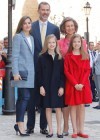 Letizia Ortiz en cueros y luciendo piernas en la Misa del Domingo de Pascua