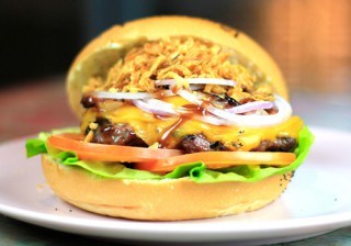 Cómo debe ser la hamburguesa perfecta y qué tipo de pan elegir