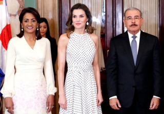 Letizia Ortiz consigue el look que lo tiene todo en Santo Domingo