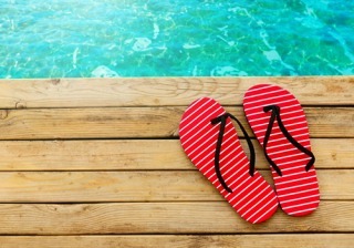 Los peligros de llevar chanclas en verano ¿los conoces